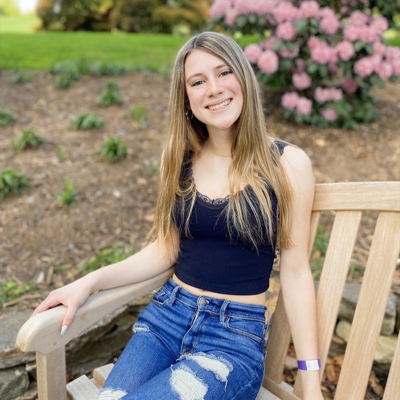 Meet your Posher, Isabelle - Picture 3 of 6